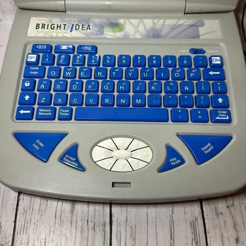 Radio Shack Laptop Cat No. 60-2847 Bilingual 31 Activities Games‎  RARE